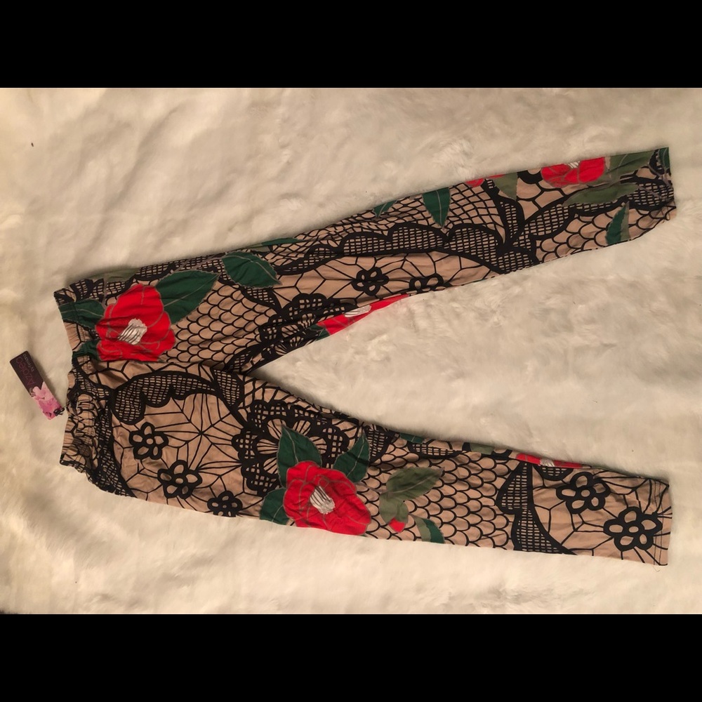 ZULILY  by Azalea leggings s/m NWT